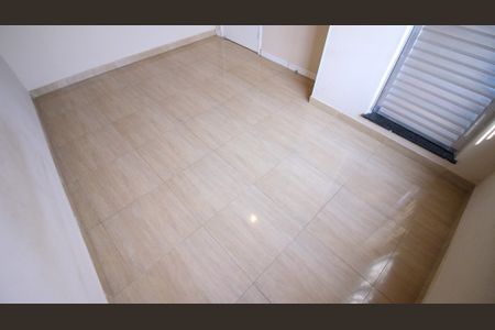 Casa para alugar com 80m², 2 quartos e 3 vagas Casa para alugar com 80m², 2 quartos e 3 vagasSuíte