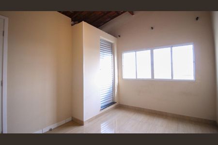 Casa para alugar com 80m², 2 quartos e 3 vagas Casa para alugar com 80m², 2 quartos e 3 vagasSuíte