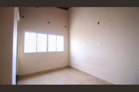 Casa para alugar com 80m², 2 quartos e 3 vagas Casa para alugar com 80m², 2 quartos e 3 vagasSuíte
