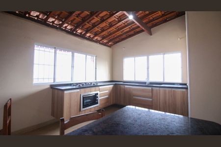 Casa para alugar com 80m², 2 quartos e 3 vagas Casa para alugar com 80m², 2 quartos e 3 vagasCozinha
