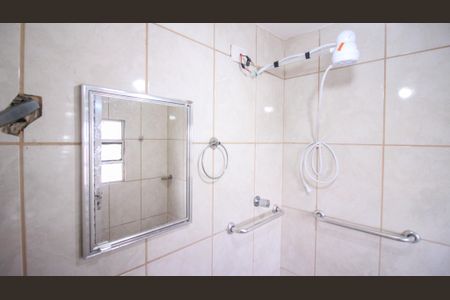 Casa para alugar com 80m², 2 quartos e 3 vagas Casa para alugar com 80m², 2 quartos e 3 vagasBanheiro da Suíte