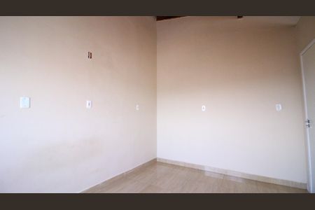 Casa para alugar com 80m², 2 quartos e 3 vagas Casa para alugar com 80m², 2 quartos e 3 vagasSuíte