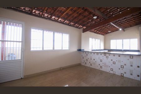 Sala de casa para alugar com 2 quartos, 80m² em Jardim Elba, São Paulo