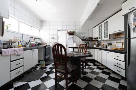 Apartamento à venda com 113m², 2 quartos e 1 vagaCozinha 