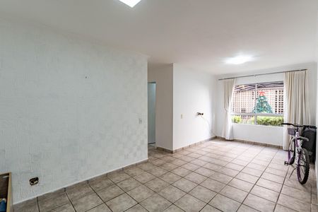 Sala de apartamento para alugar com 2 quartos, 64m² em Jardim Santa Emilia, São Paulo