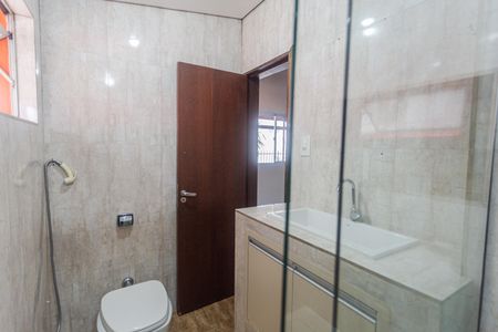 Apartamento à venda com 180m², 4 quartos e 4 vagas Apartamento à venda com 180m², 4 quartos e 4 vagasBanheiro da Suíte 2 na Cobertura