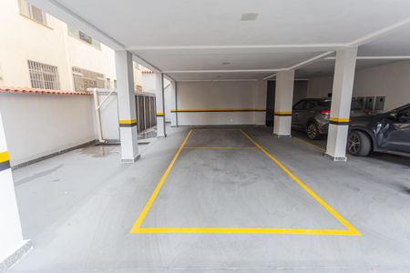 Apartamento à venda com 180m², 4 quartos e 4 vagas Apartamento à venda com 180m², 4 quartos e 4 vagasGaragem