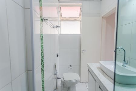 Apartamento à venda com 180m², 4 quartos e 4 vagas Apartamento à venda com 180m², 4 quartos e 4 vagasBanheiro da Suíte 1