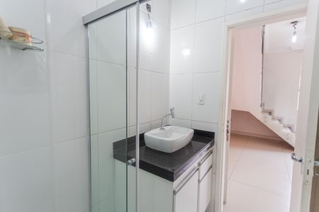 Apartamento à venda com 180m², 4 quartos e 4 vagas Apartamento à venda com 180m², 4 quartos e 4 vagasBanheiro Social