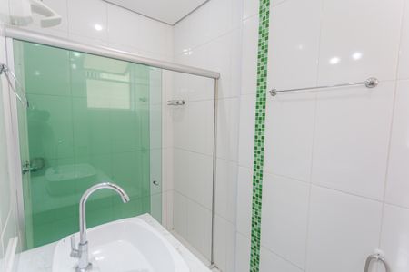 Apartamento à venda com 180m², 4 quartos e 4 vagas Apartamento à venda com 180m², 4 quartos e 4 vagasBanheiro da Suíte 1