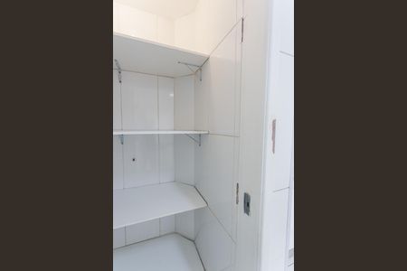 Apartamento à venda com 180m², 4 quartos e 4 vagas Apartamento à venda com 180m², 4 quartos e 4 vagasDespensa da Cozinha