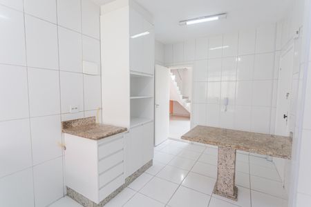 Apartamento à venda com 180m², 4 quartos e 4 vagas Apartamento à venda com 180m², 4 quartos e 4 vagasCozinha
