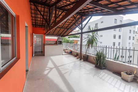 Apartamento à venda com 180m², 4 quartos e 4 vagas Apartamento à venda com 180m², 4 quartos e 4 vagasCobertura