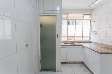 Apartamento à venda com 180m², 4 quartos e 4 vagas Apartamento à venda com 180m², 4 quartos e 4 vagasDespensa da Cozinha