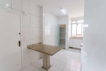 Apartamento à venda com 180m², 4 quartos e 4 vagas Apartamento à venda com 180m², 4 quartos e 4 vagasCozinha