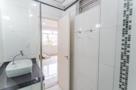 Apartamento à venda com 180m², 4 quartos e 4 vagas Apartamento à venda com 180m², 4 quartos e 4 vagasBanheiro Social