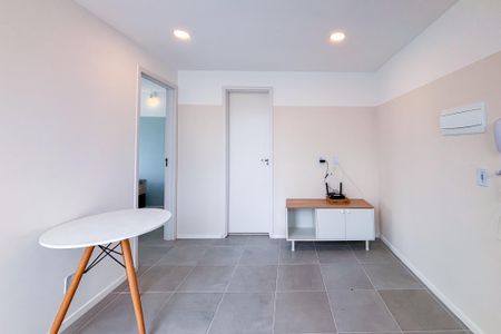 Apartamento para alugar com 2 quartos, 120m² em República, São Paulo