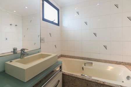 Apartamento à venda com 280m², 3 quartos e 3 vagasBanheiro Suíte 1