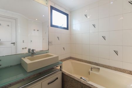 Apartamento à venda com 280m², 3 quartos e 3 vagasBanheiro Suíte 1