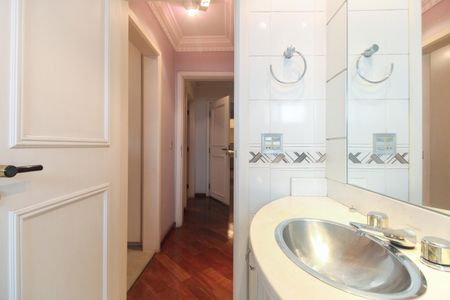 Apartamento à venda com 280m², 3 quartos e 3 vagasBanheiro Suíte 2