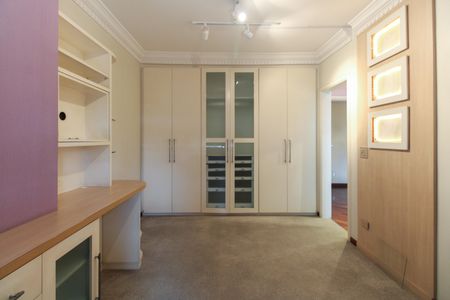 Apartamento à venda com 280m², 3 quartos e 3 vagasSuíte 2