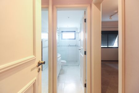 Apartamento à venda com 280m², 3 quartos e 3 vagasSuíte 2