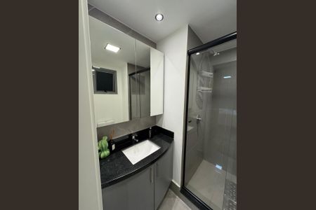 Banheiro de kitnet/studio para alugar com 1 quarto, 37m² em Bela Vista, Porto Alegre