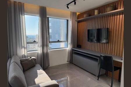 Studio para alugar com 37m², 1 quarto e 1 vagaSofa e TV