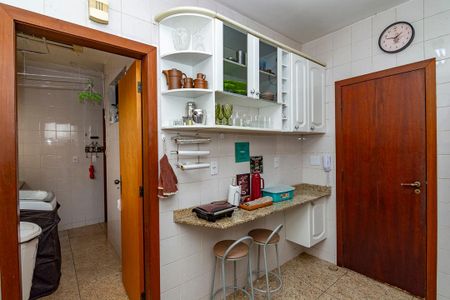 Apartamento à venda com 130m², 3 quartos e 2 vagasCozinha