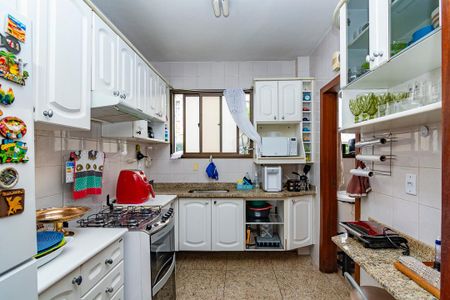Apartamento à venda com 130m², 3 quartos e 2 vagasCozinha