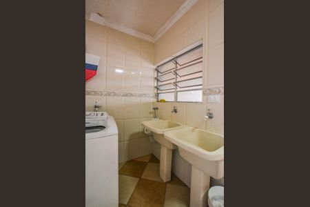 Casa à venda com 135m², 3 quartos e 1 vagaÁrea de Serviço