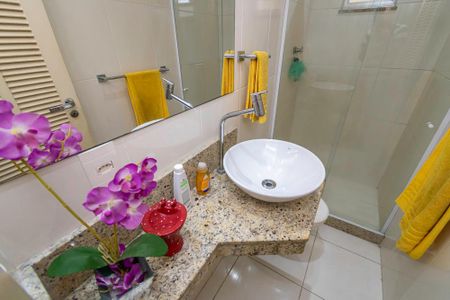 Apartamento à venda com 79m², 2 quartos e 1 vaga Apartamento à venda com 79m², 2 quartos e 1 vagaBanheiro Social