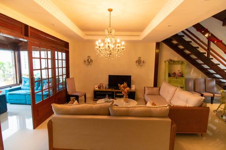 Casa de condomínio à venda com 380m², 3 quartos e 4 vagasSala