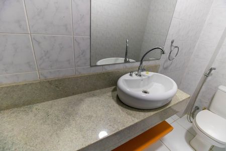 Casa de condomínio à venda com 380m², 3 quartos e 4 vagasBanheiro Externo