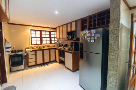 Casa de condomínio à venda com 380m², 3 quartos e 4 vagasCozinha