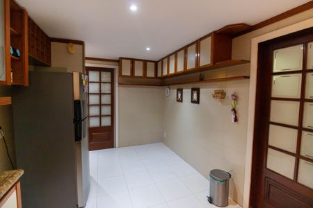 Casa de condomínio à venda com 380m², 3 quartos e 4 vagasCozinha