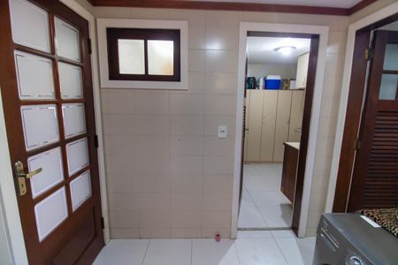 Casa de condomínio à venda com 380m², 3 quartos e 4 vagasÁrea de Serviço