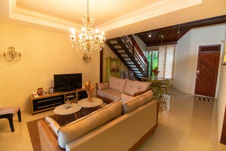 Casa de condomínio à venda com 380m², 3 quartos e 4 vagasSala