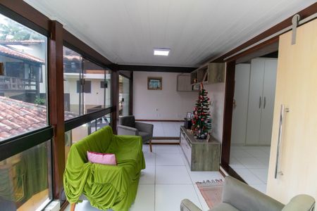 Casa de condomínio à venda com 380m², 3 quartos e 4 vagasAnexo 