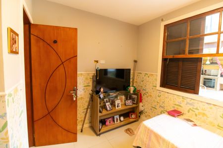 Casa de condomínio à venda com 380m², 3 quartos e 4 vagasQuarto 2