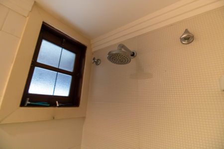 Casa de condomínio à venda com 380m², 3 quartos e 4 vagasBanheiro Social