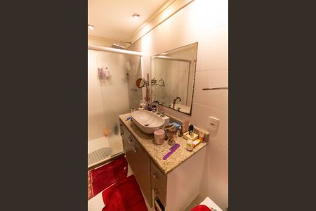 Casa de condomínio à venda com 380m², 3 quartos e 4 vagasBanheiro da Suíte