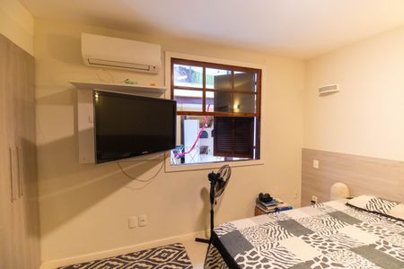 Casa de condomínio à venda com 380m², 3 quartos e 4 vagasSuíte 