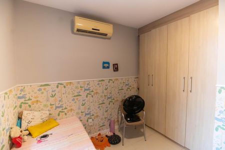 Casa de condomínio à venda com 380m², 3 quartos e 4 vagasQuarto 2