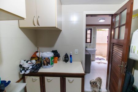 Casa de condomínio à venda com 380m², 3 quartos e 4 vagasQuarto de Serviço