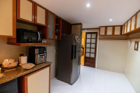 Casa de condomínio à venda com 380m², 3 quartos e 4 vagasCozinha