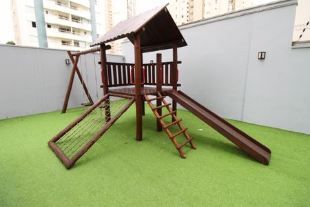 Apartamento para alugar com 70m², 2 quartos e 2 vagasÁrea comum - Playground
