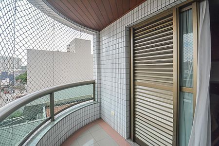 Apartamento à venda com 103m², 3 quartos e 2 vagasSacada do Quarto Suíte