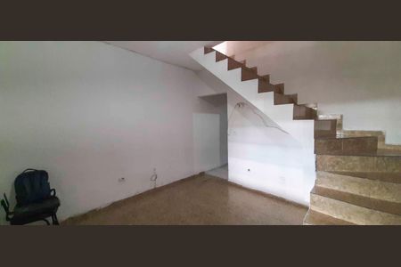 Sala de casa para alugar com 2 quartos, 55m² em Rochdale, Osasco