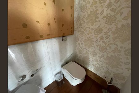 Apartamento para alugar com 320m², 4 quartos e 5 vagasBanheiro